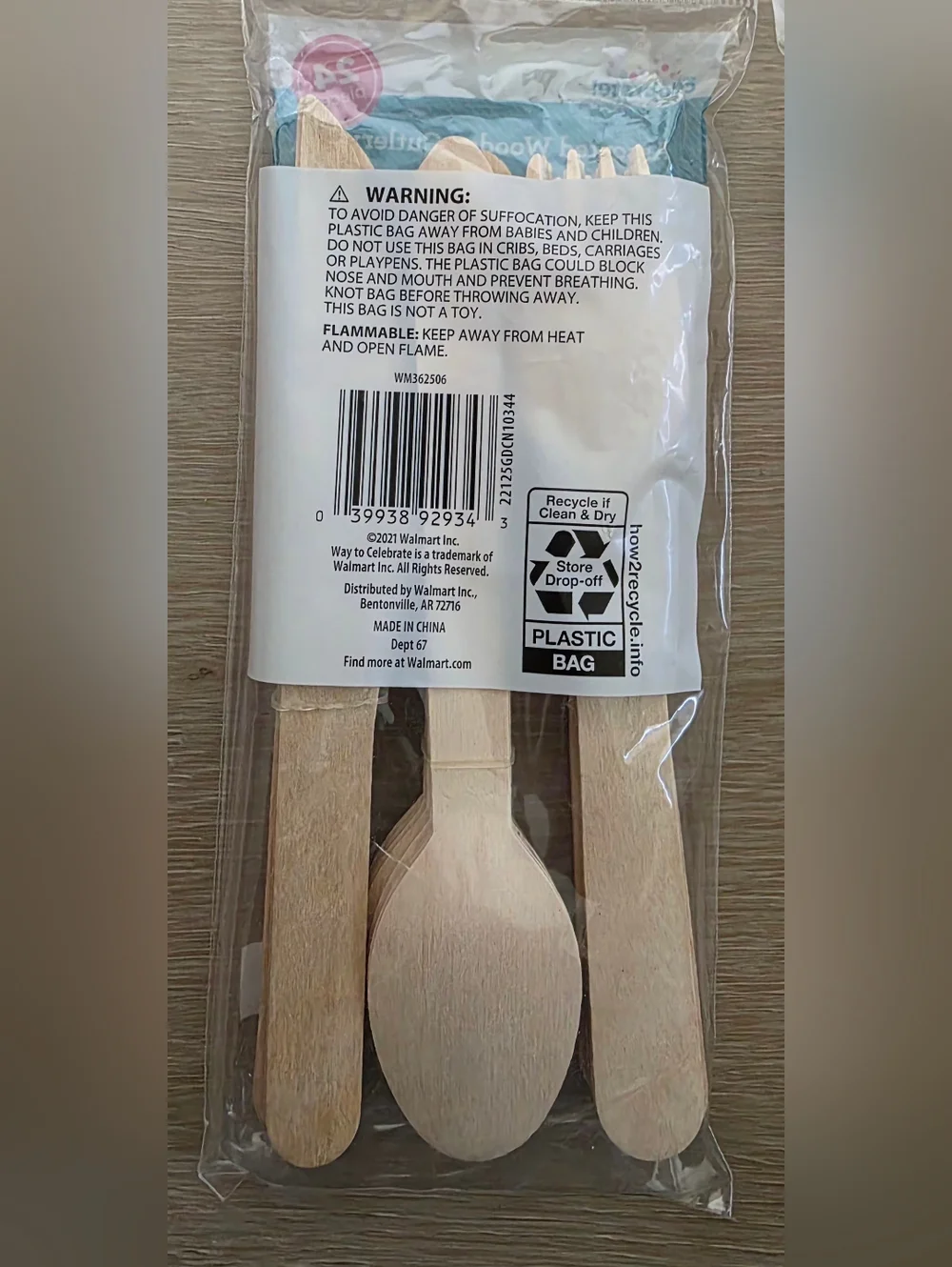 New 4 Packs Assorted Wooden Cutlery Set with Red Gingham Handles - 96 Pieces